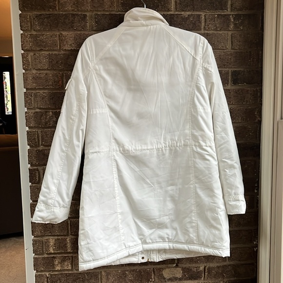 Coogi Women's Lightweight puffer jacket with snaps and detailing size Medium - Picture 5 of 13